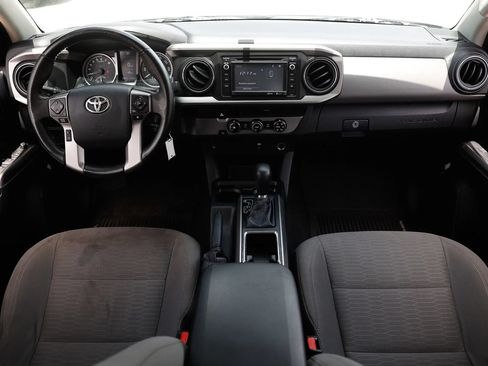 Used 2016 Toyota Tacoma SR5 w/ Towing Package RWD image 2