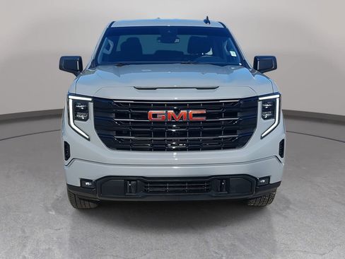 Used 2024 GMC Sierra 1500 Elevation AWD/4WD image 2