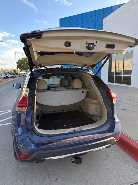Used 2018 Nissan Rogue SV FWD image 8