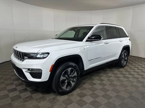 Used 2022 Jeep Grand Cherokee Limited 4xe w/ Luxury Tech Group II image 7