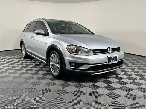 Used 2017 Volkswagen Golf Alltrack SE image 7