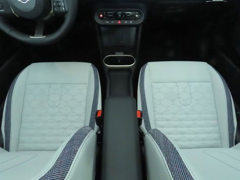 Used 2025 MINI Cooper S image 19