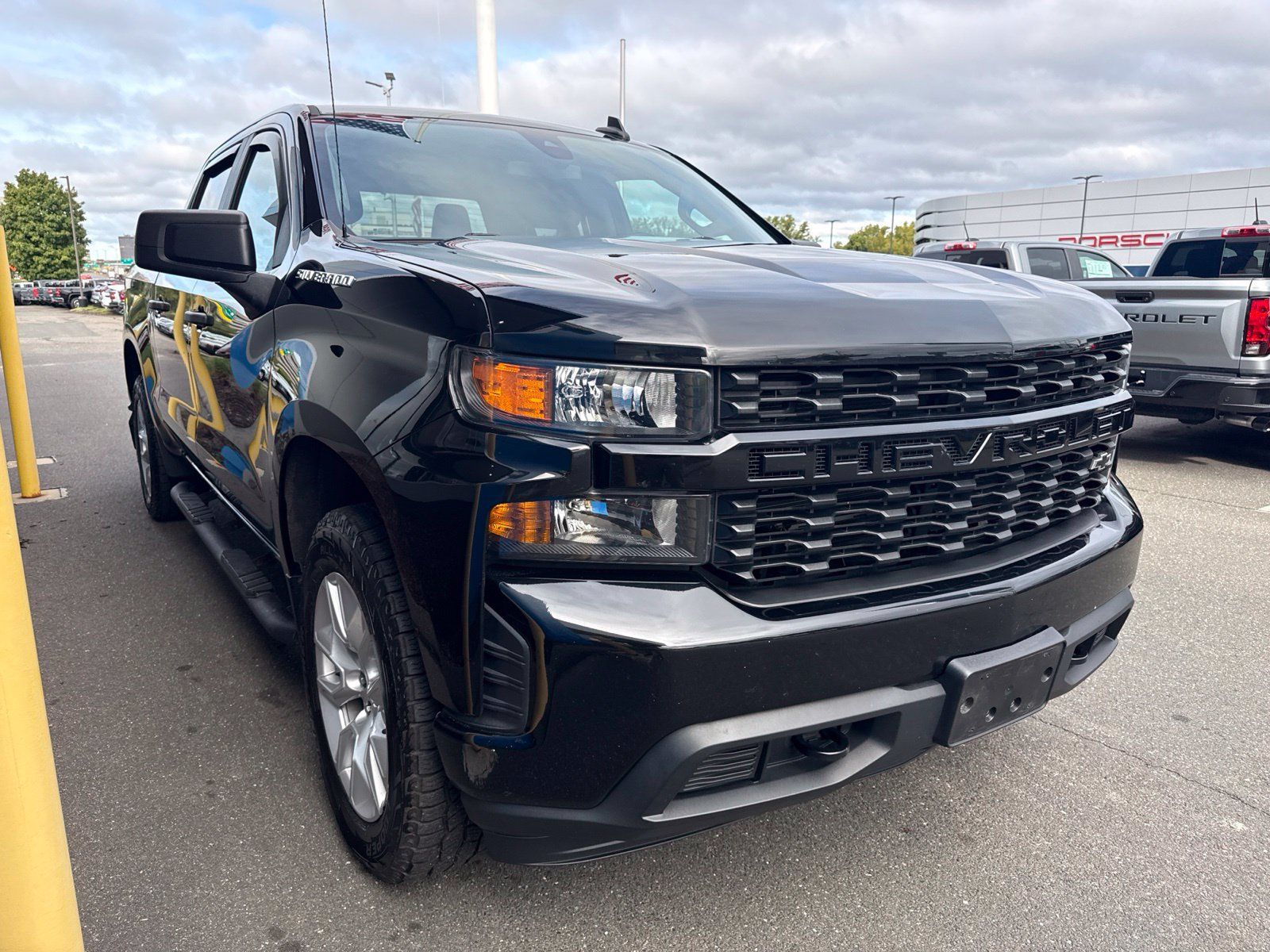 Used 2021 Chevrolet Silverado 1500 Custom w/ Safety Confidence Package AWD/4WD image 4