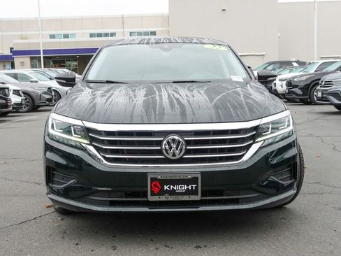 Used 2022 Volkswagen Passat 2.0T image 2