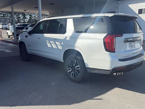 Used 2023 GMC Yukon XL AT4 w/ AT4 Premium Package AWD/4WD image 6