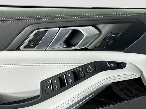 New 2026 BMW X5 xDrive40i w/ M Sport Package image 17