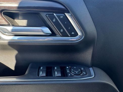 Used 2024 GMC Sierra 3500 SLT w/ SLT Convenience Package image 14