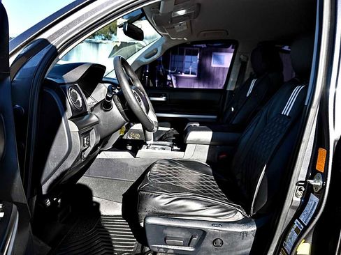 Used 2017 Toyota Tundra SR5 image 13