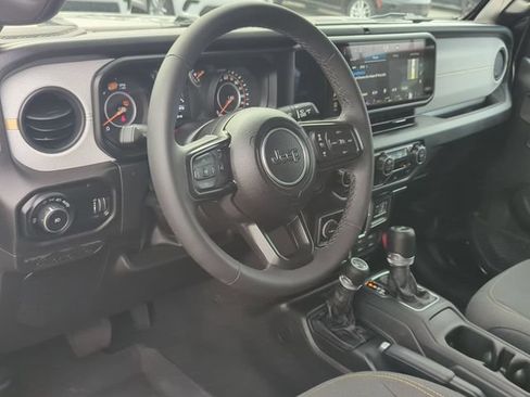 Used 2025 Jeep Wrangler Unlimited Sport AWD/4WD image 12