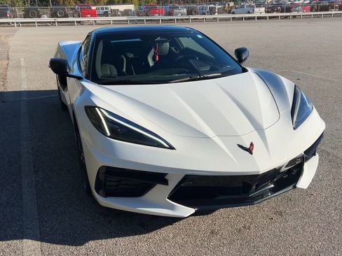 Used 2024 Chevrolet Corvette Stingray w/ Stealth Interior Trim Package image 17