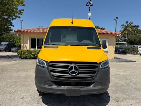 Used 2021 Mercedes-Benz Sprinter 2500 image 10