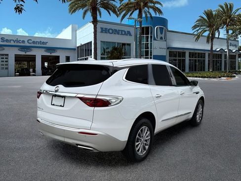 Used 2024 Buick Enclave Essence w/ Technology Package FWD image 9