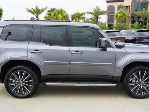 Used 2024 Lexus GX 550 AWD/4WD image 4