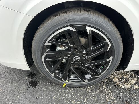 New 2026 Nissan Sentra SR w/ Floor Mat Package FWD image 13
