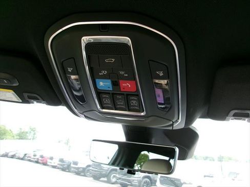 Certified 2025 Jeep Grand Cherokee Limited w/ Luxury Tech Group II AWD/4WD image 20