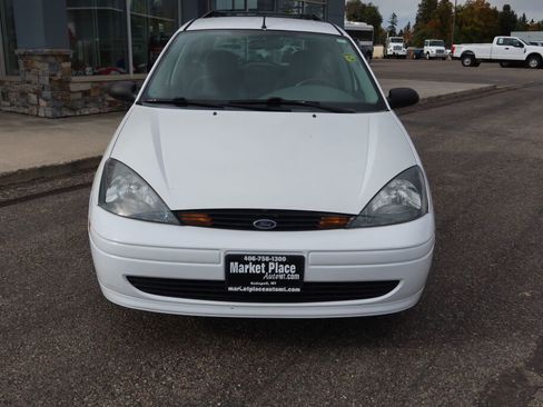 Used 2003 Ford Focus SE image 2