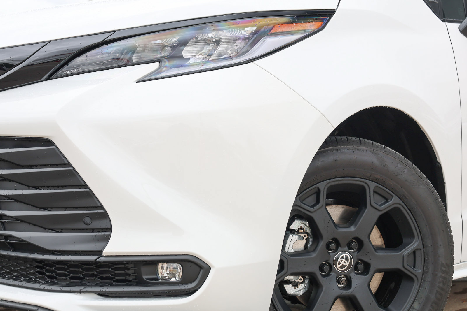 New 2026 Toyota Sienna XLE Woodland Edition AWD/4WD image 12