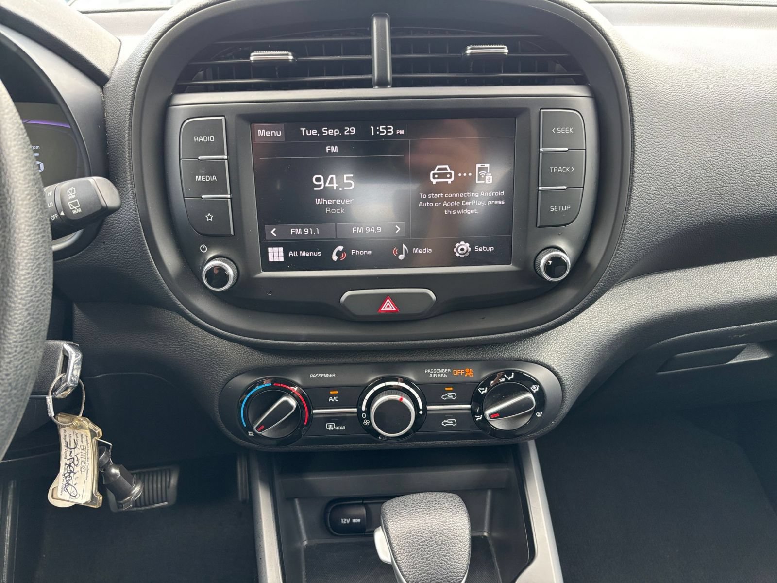 Used 2025 Kia Soul LX w/ LX Technology Package FWD image 16