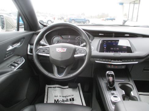 Used 2020 Cadillac XT4 Premium Luxury w/ Cold Weather Package image 12
