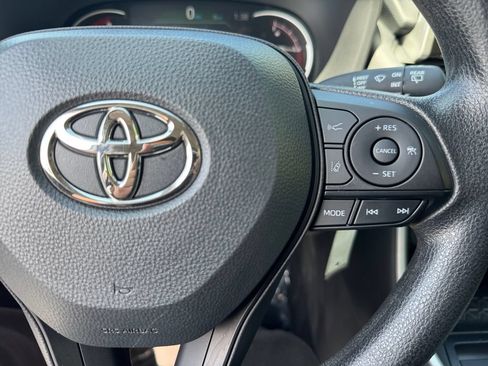 Used 2025 Toyota RAV4 LE AWD/4WD image 30