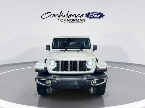 Used 2026 Jeep Wrangler Unlimited Sahara AWD/4WD image 2
