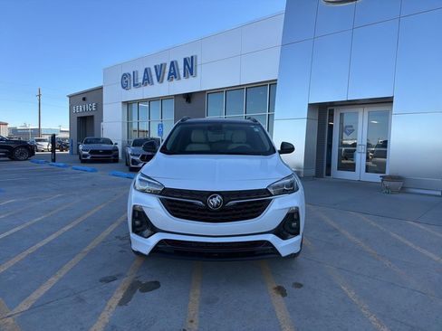 Used 2022 Buick Encore GX Essence w/ Sport Touring Package image 2