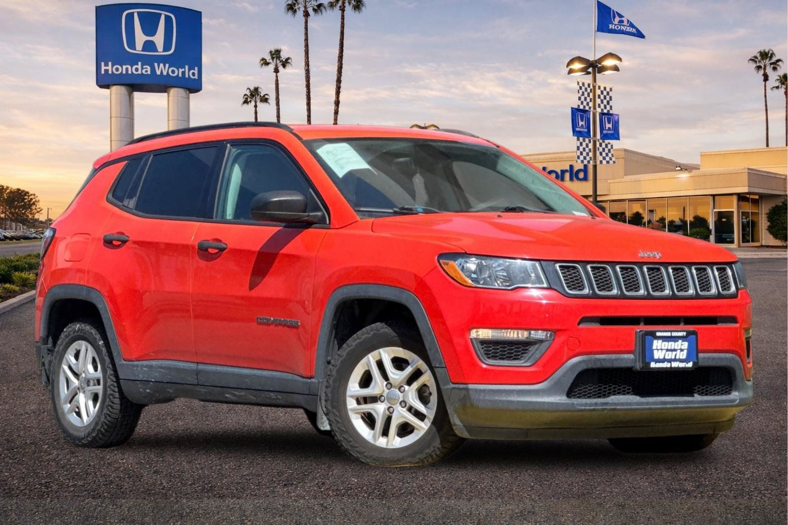 Used 2018 Jeep Compass Sport FWD image 2