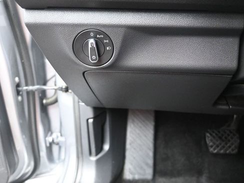 Used 2023 Volkswagen Jetta SE image 16