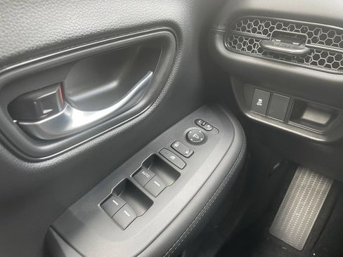 New 2026 Honda HR-V LX image 16