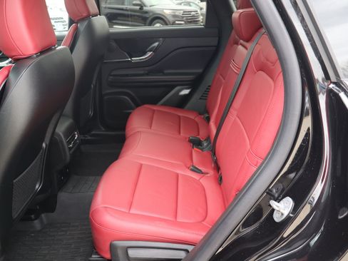 Used 2025 Lincoln Corsair Reserve AWD/4WD image 11