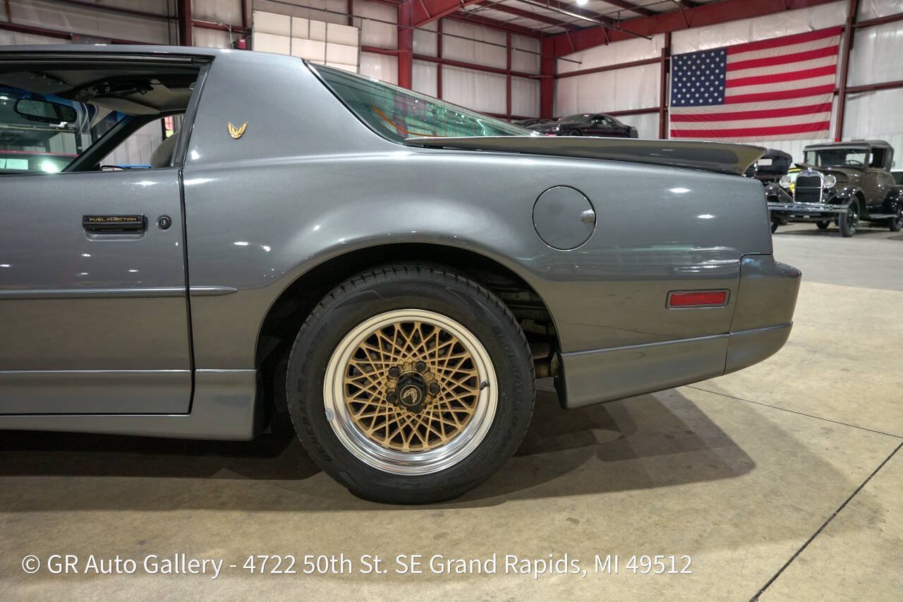 Used 1987 Pontiac Firebird Trans Am RWD image 5