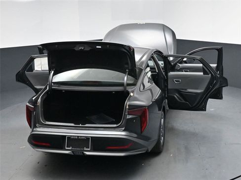 New 2025 Kia K4 LXS image 16