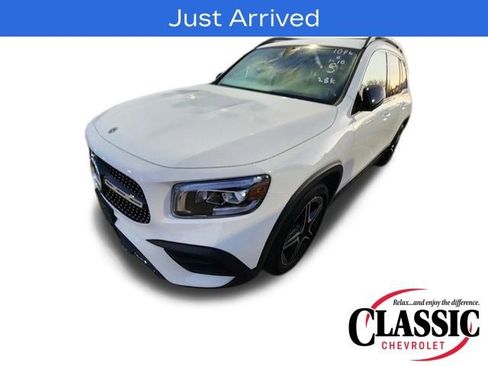 Used 2022 Mercedes-Benz GLB 250 4MATIC image 4