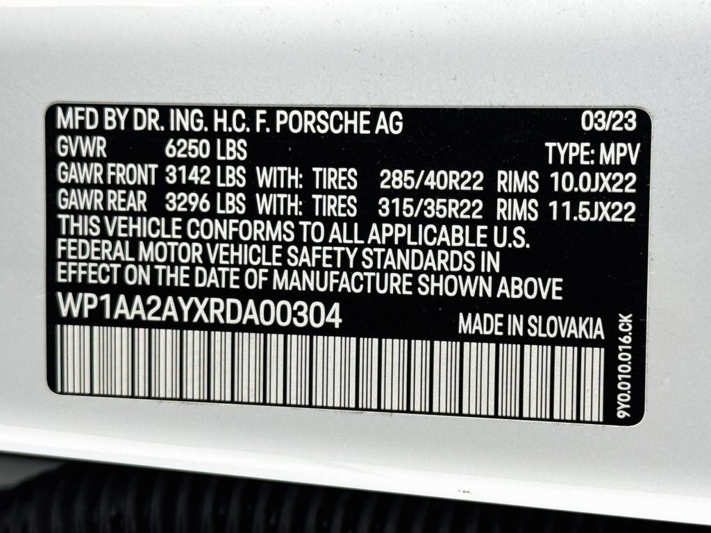 Certified 2024 Porsche Cayenne AWD/4WD image 34