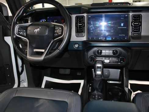 Used 2021 Ford Bronco Outer Banks AWD/4WD image 19