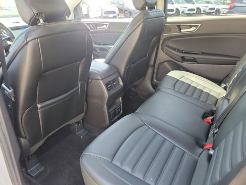Used 2016 Ford Edge SEL w/ Equipment Group 201A FWD image 16
