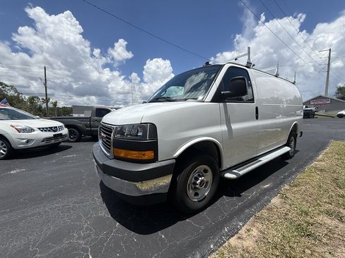 Used 2025 GMC Savana 2500 w/ Driver Convenience Package RWD image 3