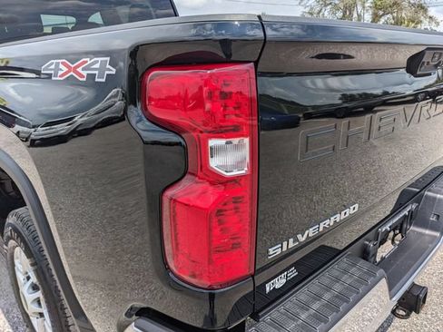 Used 2025 Chevrolet Silverado 2500 LT w/ Convenience Package AWD/4WD image 11