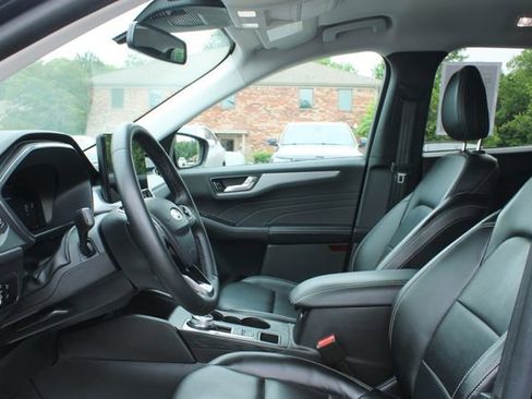 Used 2023 Ford Escape Platinum AWD/4WD image 13