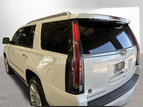 Used 2018 Cadillac Escalade Platinum AWD/4WD image 37