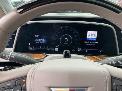 Certified 2024 Cadillac Escalade Sport Platinum image 11