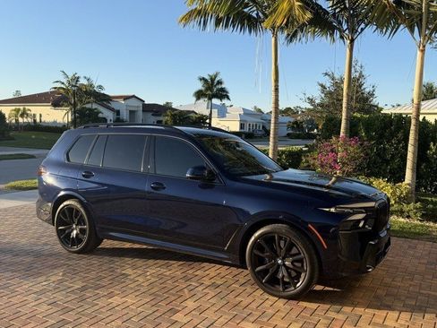 Used 2025 BMW X7 xDrive40i w/ M Sport Package image 3