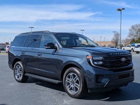 Certified 2025 Ford Expedition Active image 1