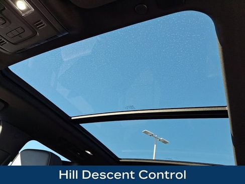 Used 2024 GMC Yukon XL Denali image 19