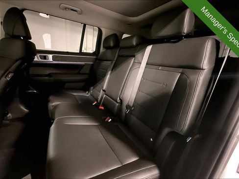 Used 2025 Hyundai Santa Fe Limited FWD image 32