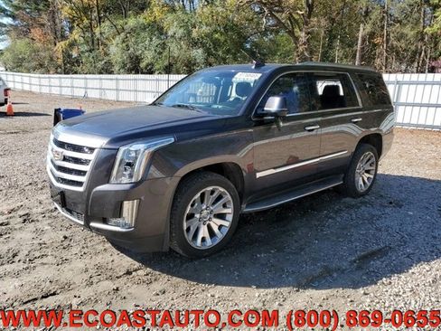 Used 2015 Cadillac Escalade Luxury image 1