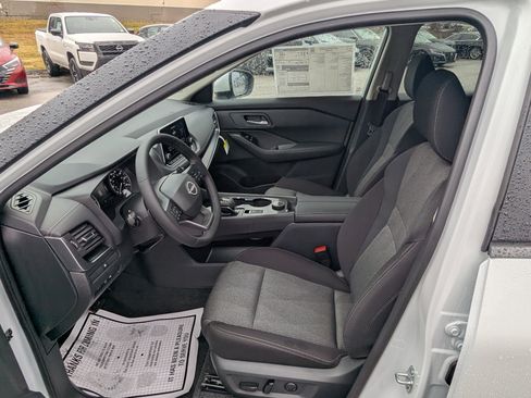 New 2026 Nissan Rogue SV image 10