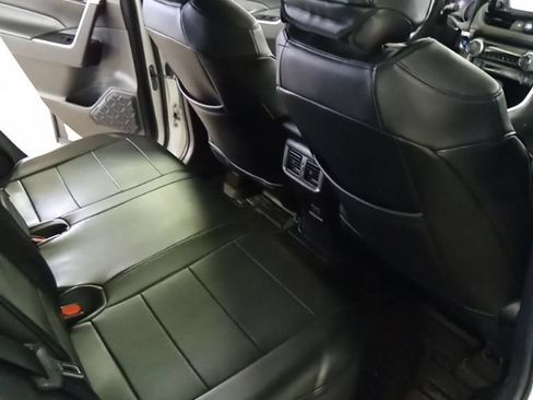 Used 2021 Toyota RAV4 XLE AWD/4WD image 12