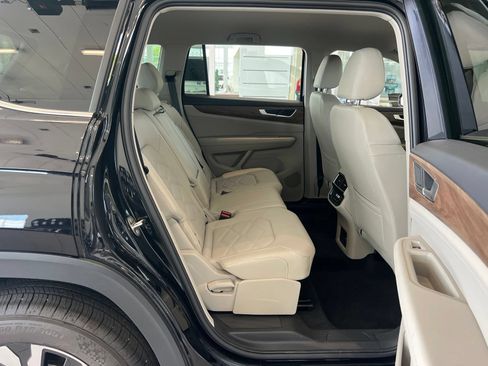 Certified 2026 Volkswagen Atlas SE FWD image 36
