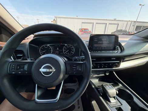 Used 2023 Nissan Rogue S FWD image 19